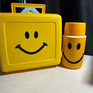 Emoji Smiley Face Lunchbox w Thermos